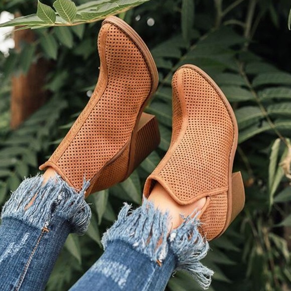 SYNDIE Cut out Bootie - Picture 2 of 4